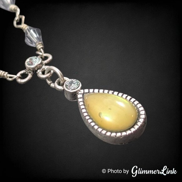 1928 Co Opalescent Green Yellow Teardrop Y-Drop Silver Tone Pendant Necklace - Picture 7 of 11